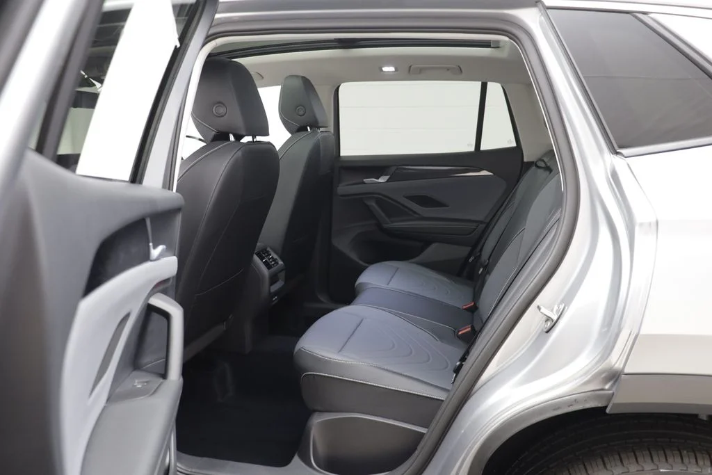 New 2026 Silver Volkswagen 2.0T SE image 14