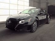 Used 2024 Super Black Nissan 2.5 SV image 1