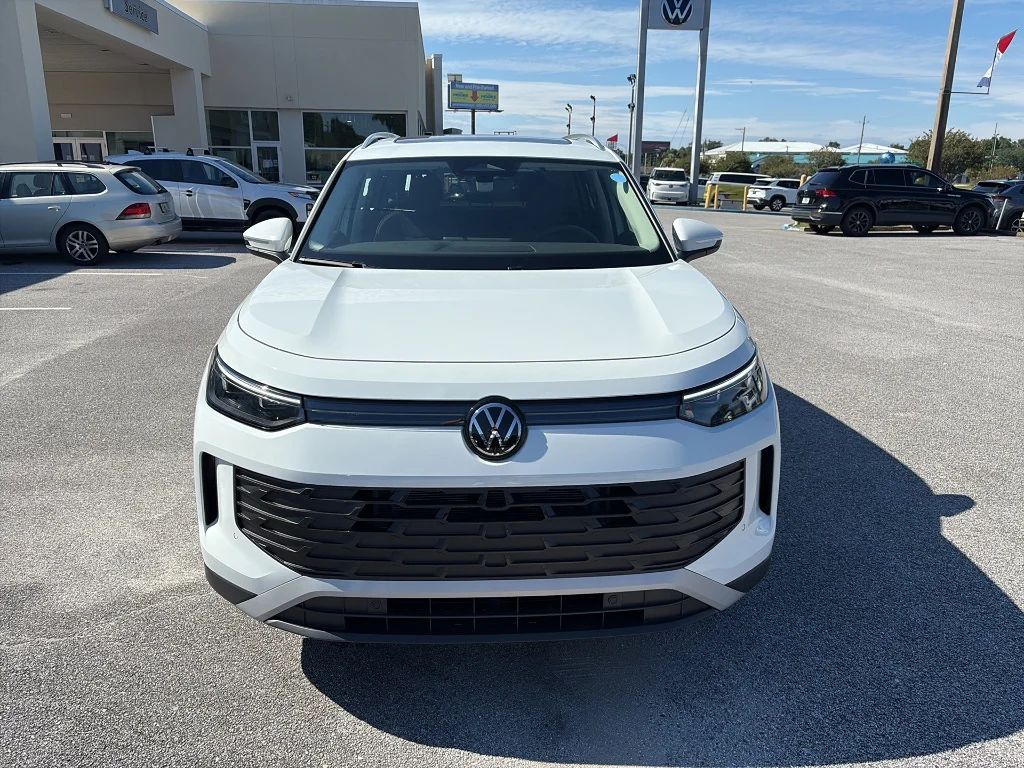 New 2025 Pure White Volkswagen 2.0T SE 4MOTION image 2