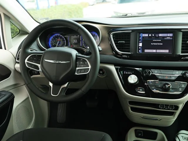 Used 2024 Bright White Clearcoat Chrysler LX image 24