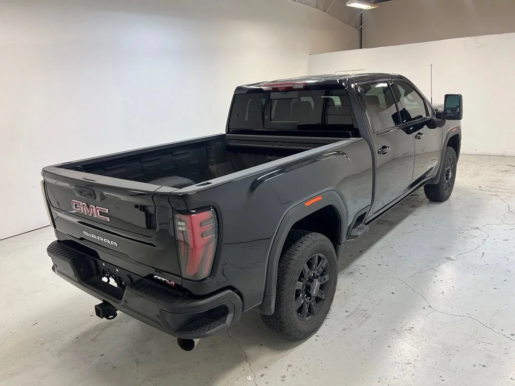 Used 2025 Onyx Black GMC AT4 image 3