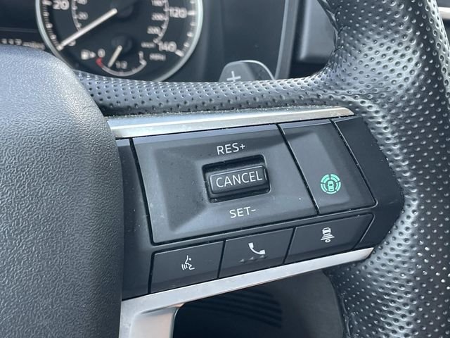 Used 2024 White Mitsubishi SE image 22