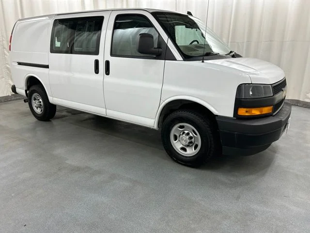 2022 Chevrolet Express 2500 Work Van HD's photo