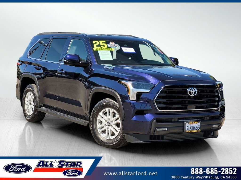 2025 Toyota Sequoia SR5 4WD i-FORCE MAX Hybrid's photo