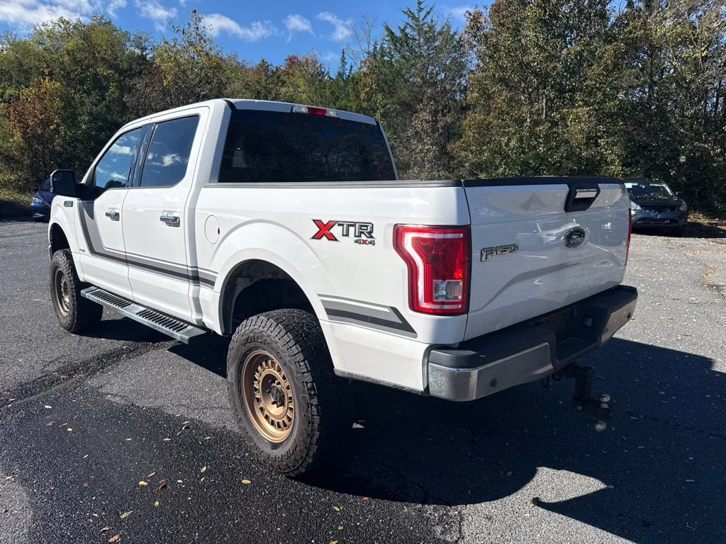 Used 2017 White Ford XLT image 3