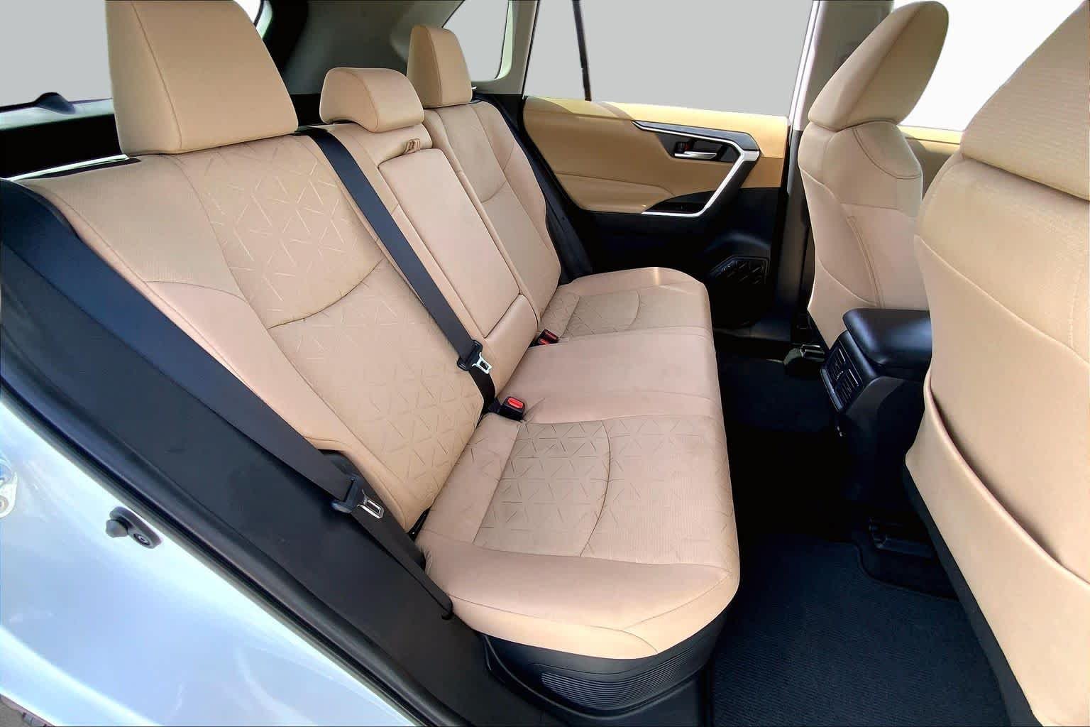 Used 2025 Ice Cap Toyota Hybrid XLE image 19