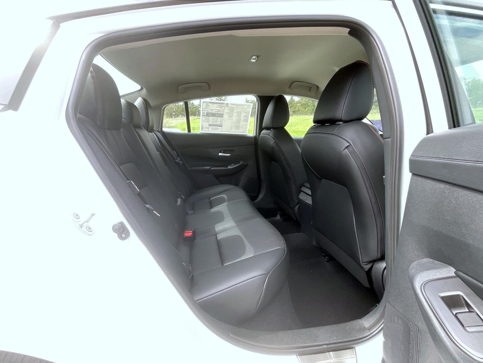 New 2026 Aspen White TriCoat / Super Black Two-tone Nissan SR image 19