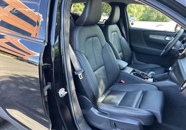 Certified Used 2023 Onyx Black Metallic Volvo B5 Plus Dark Theme image 13