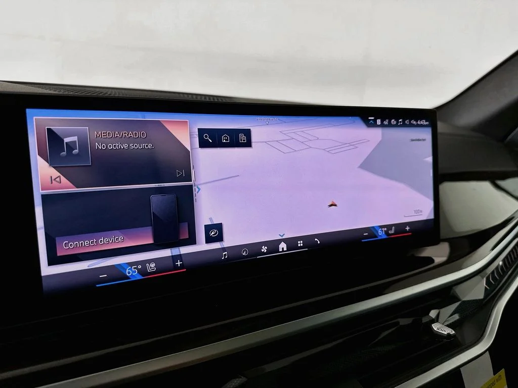 New 2026 Alpine White BMW xDrive40i image 17