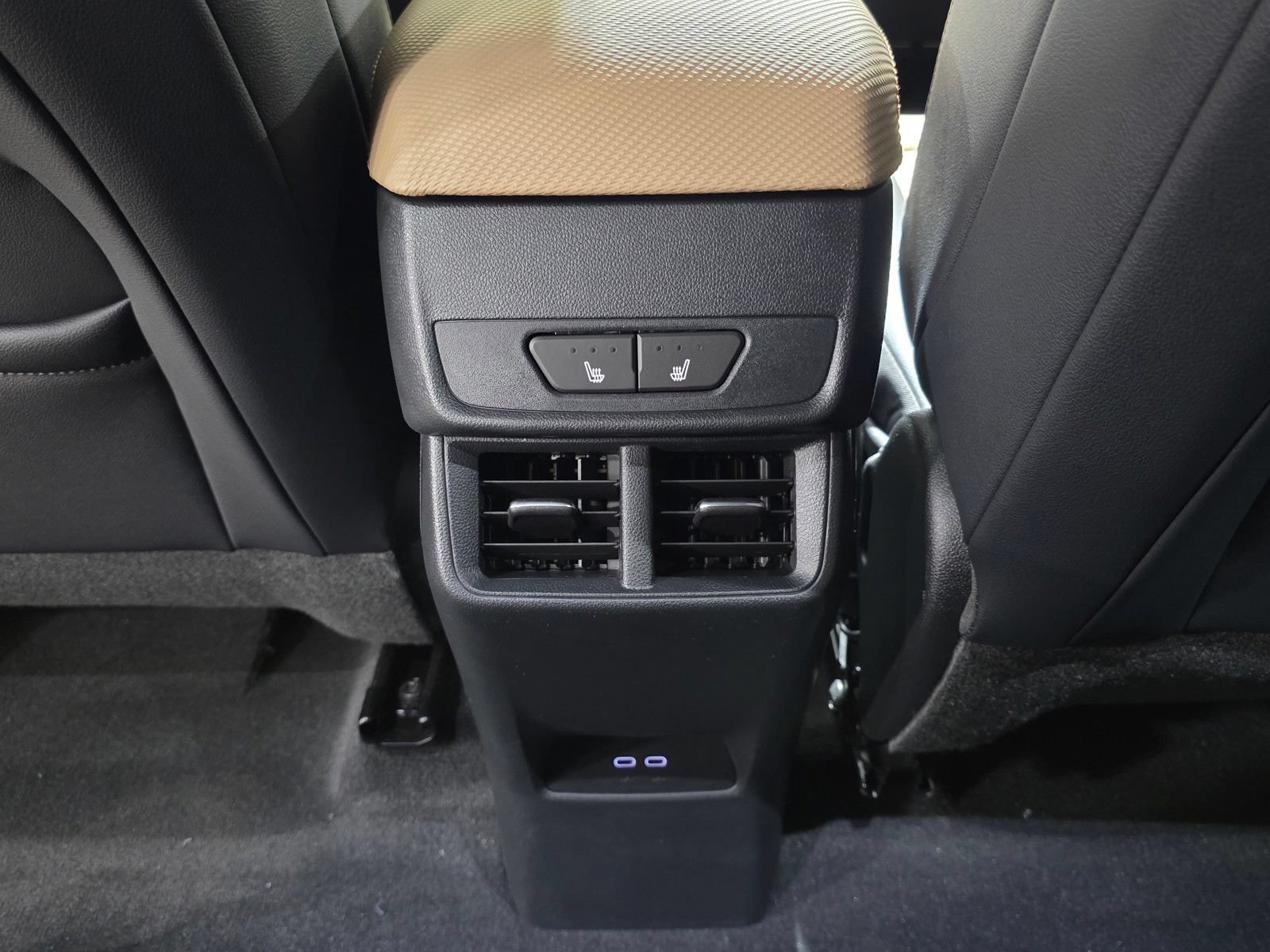 2027 Chevrolet Equinox ACTIV - Photo 16