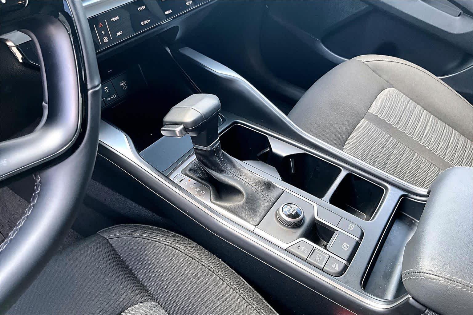 New 2026 Ivory Silver Kia LX image 14