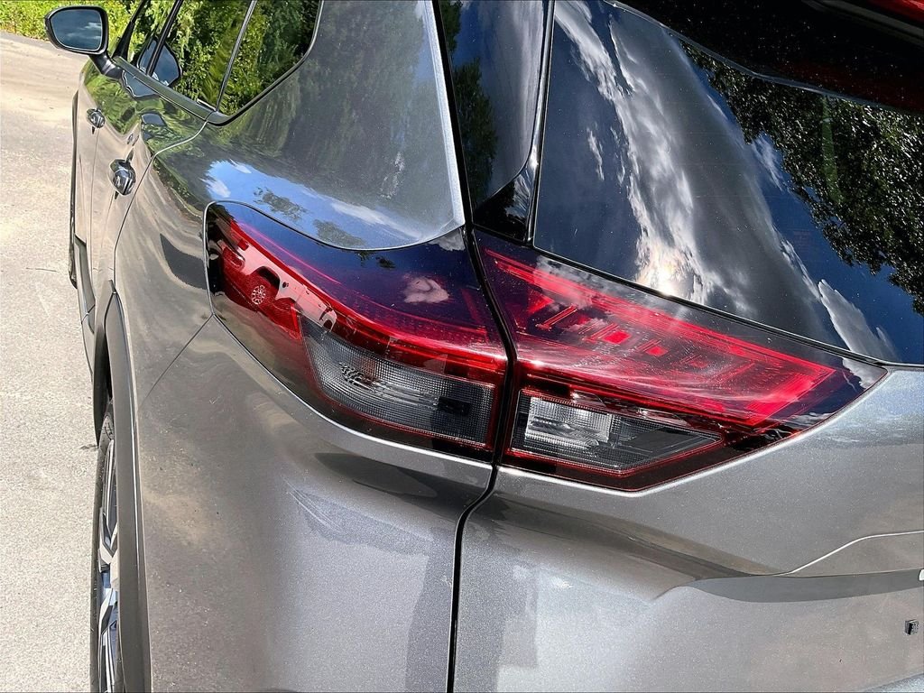 Used 2023 Gray Nissan SL image 32