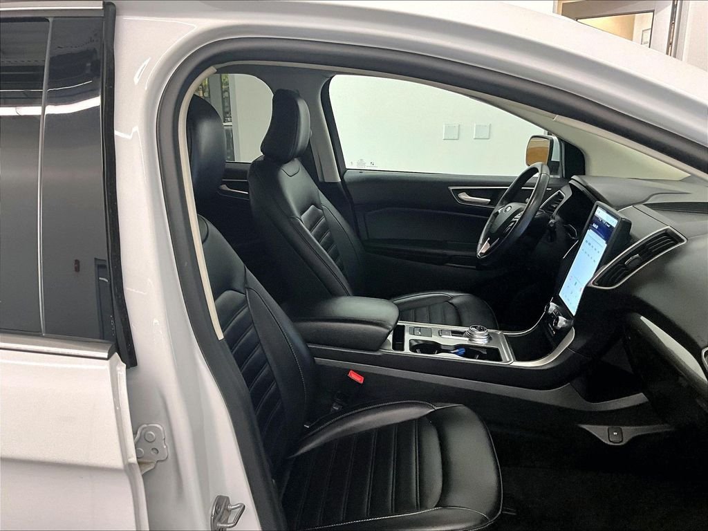Used 2023 Oxford White Ford SEL image 11