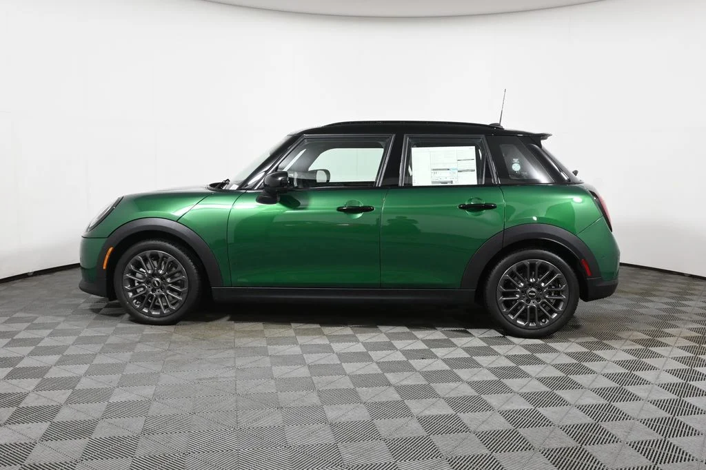 New 2027 Green MINI Cooper S image 2