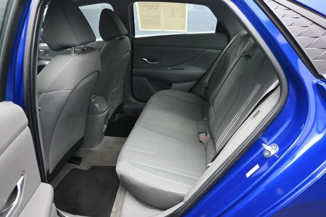Used 2024 Blue Hyundai SEL image 8