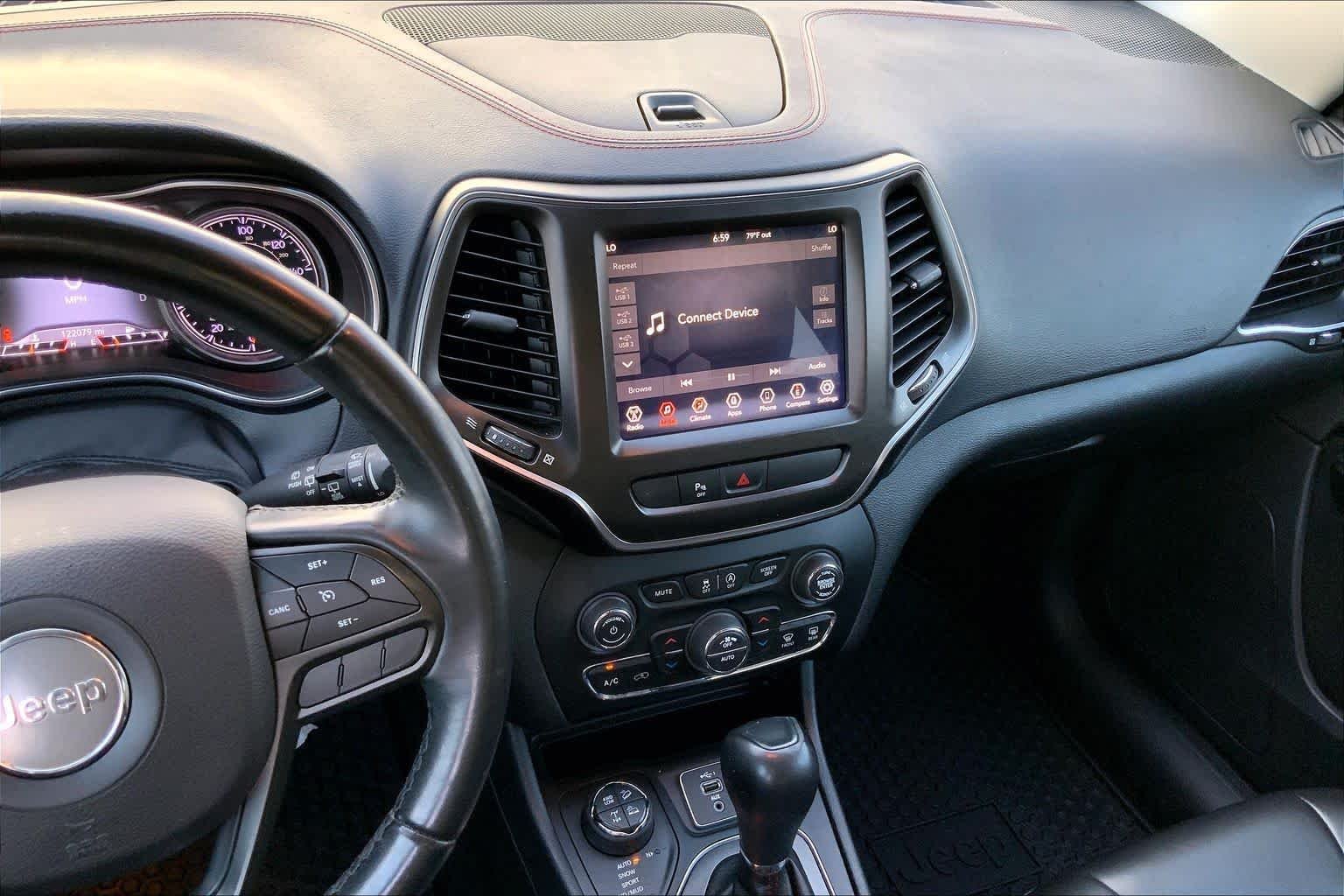 Used 2019 Diamond Black Crystal Pearlcoat Jeep Trailhawk image 7