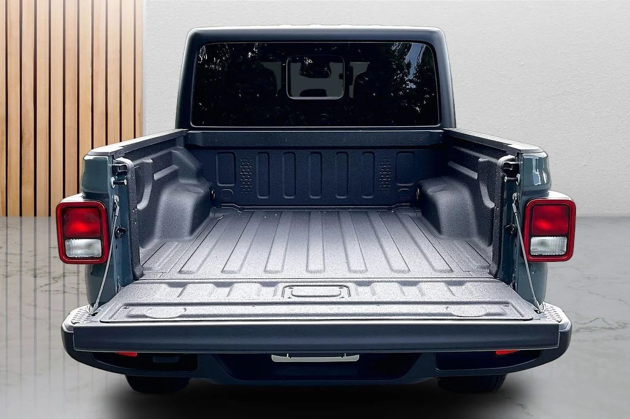New 2026 Anvil Clear-Coat Exterior Paint Jeep Sport S image 23