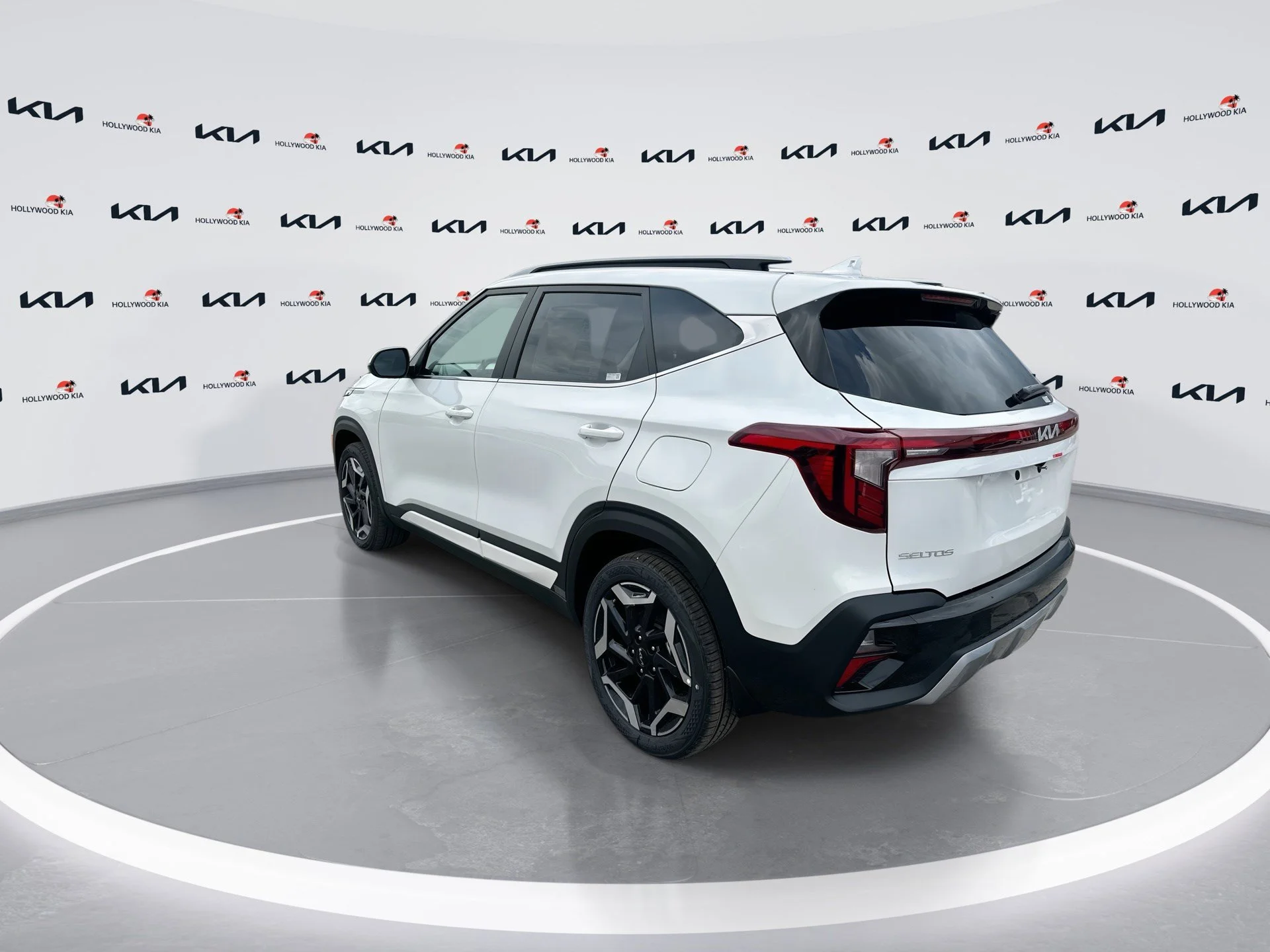 New 2026 Snow White Pearl Kia SX image 6