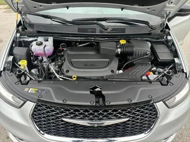 2026 Chrysler Pacifica Select - Photo 9