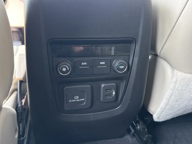 Used 2020 Red Buick Essence image 29