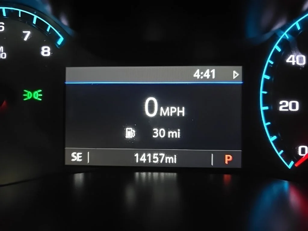 Used 2022 White GMC AT4 w/Leather image 22