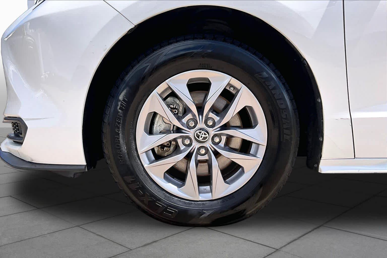 Used 2023 Ice Cap Toyota LE image 11