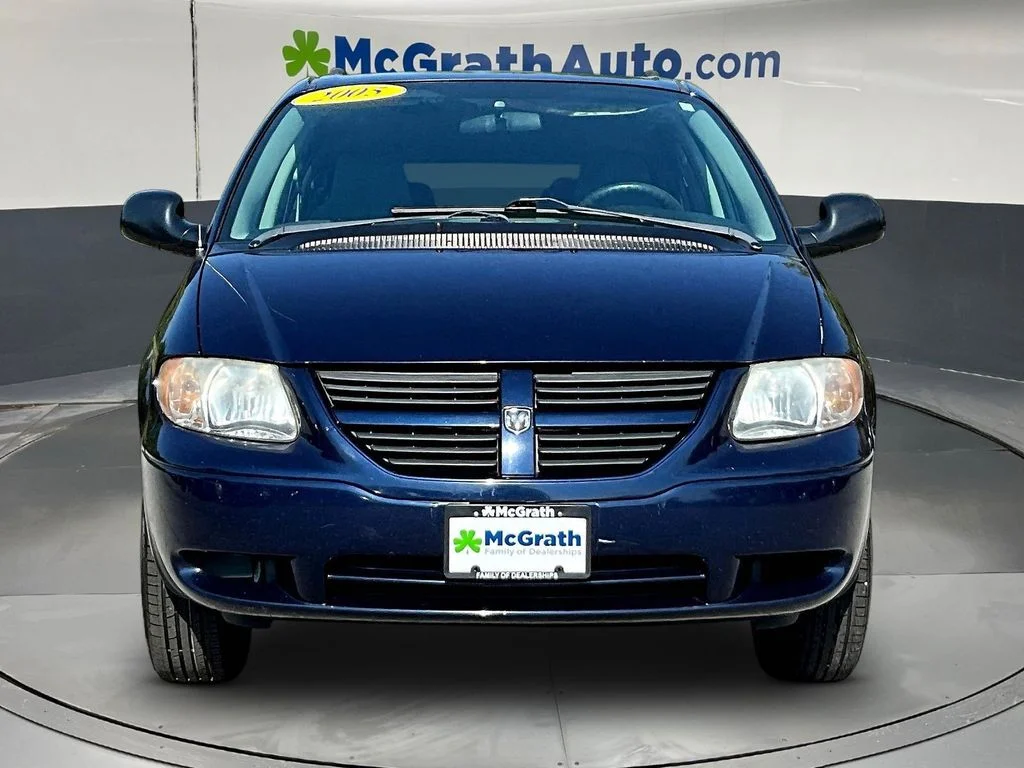 Used 2005 Blue Dodge SE image 2
