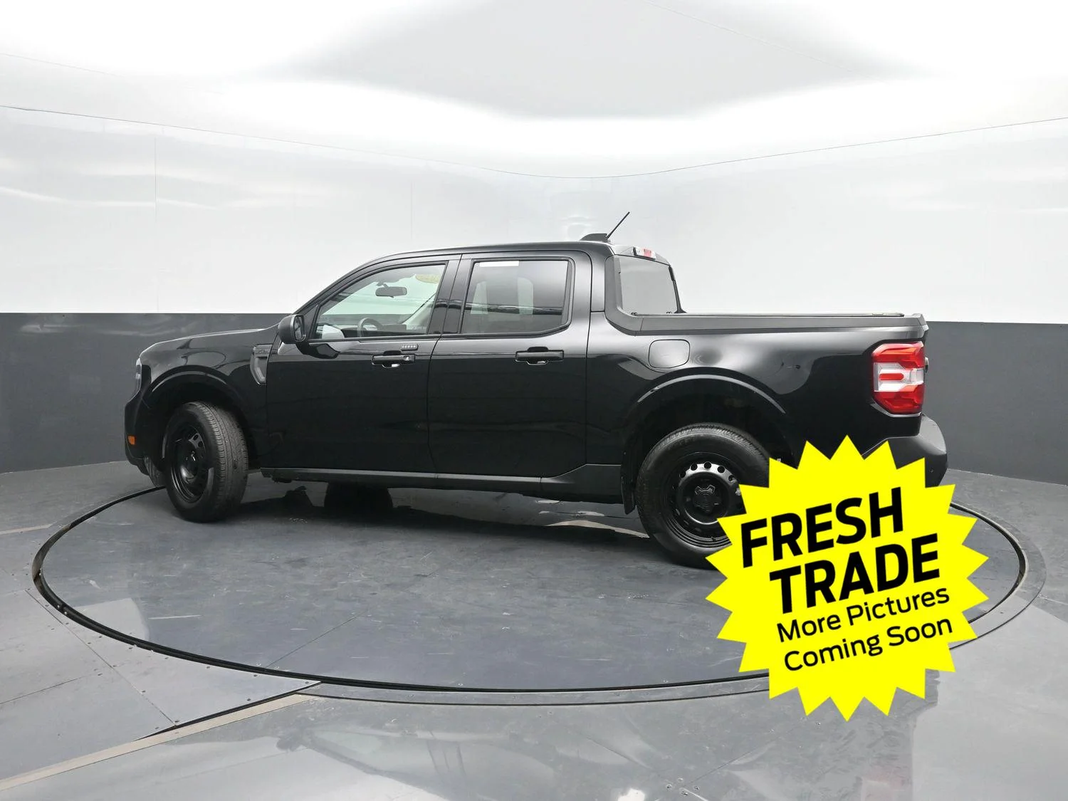 Used 2025 Shadow Black Ford XL image 37