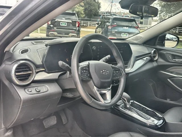 2025 Chevrolet Trax Activ - Photo 10
