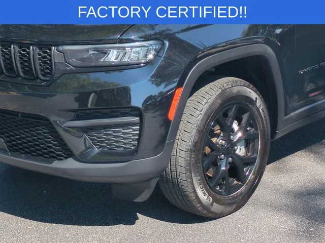 Used 2025 Black Jeep Altitude X image 9