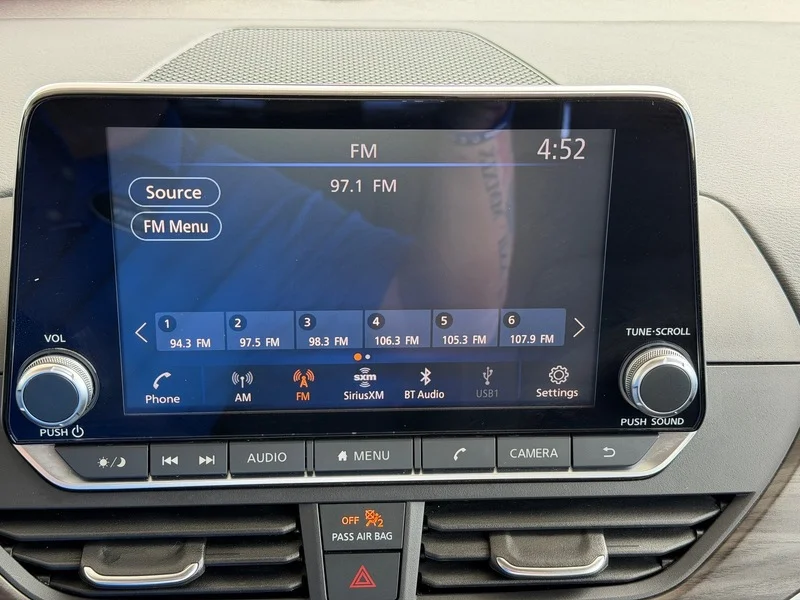 Used 2025 Glacier White Nissan SV image 10