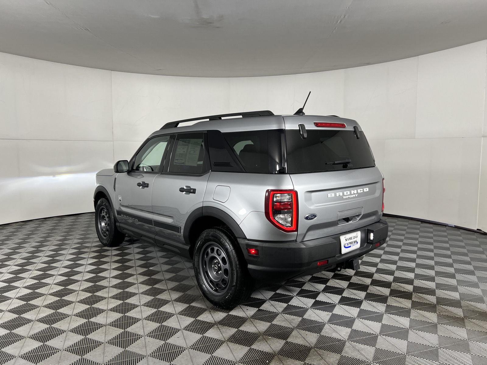 Used 2023 Iconic Silver Ford Big Bend image 8