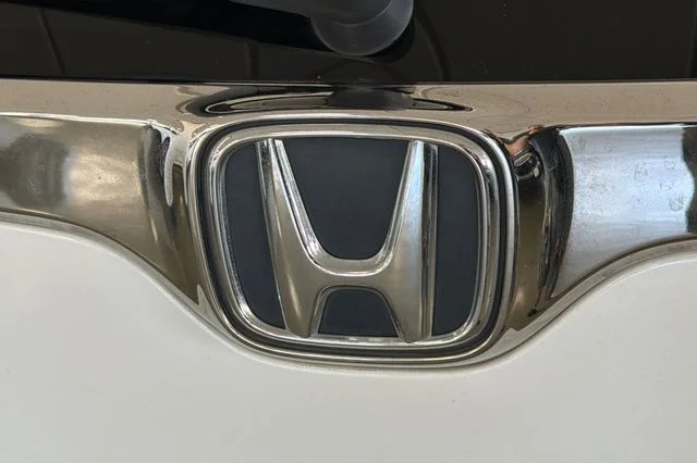 Used 2021 Platinum White Pearl Honda EX-L image 37