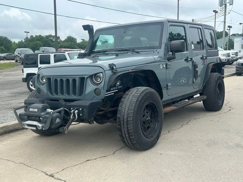 Used 2014 Gray Jeep Unlimited Sport image 2