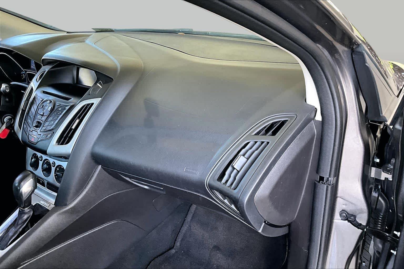 Used 2014 Sterling Gray Metallic Ford SE image 17
