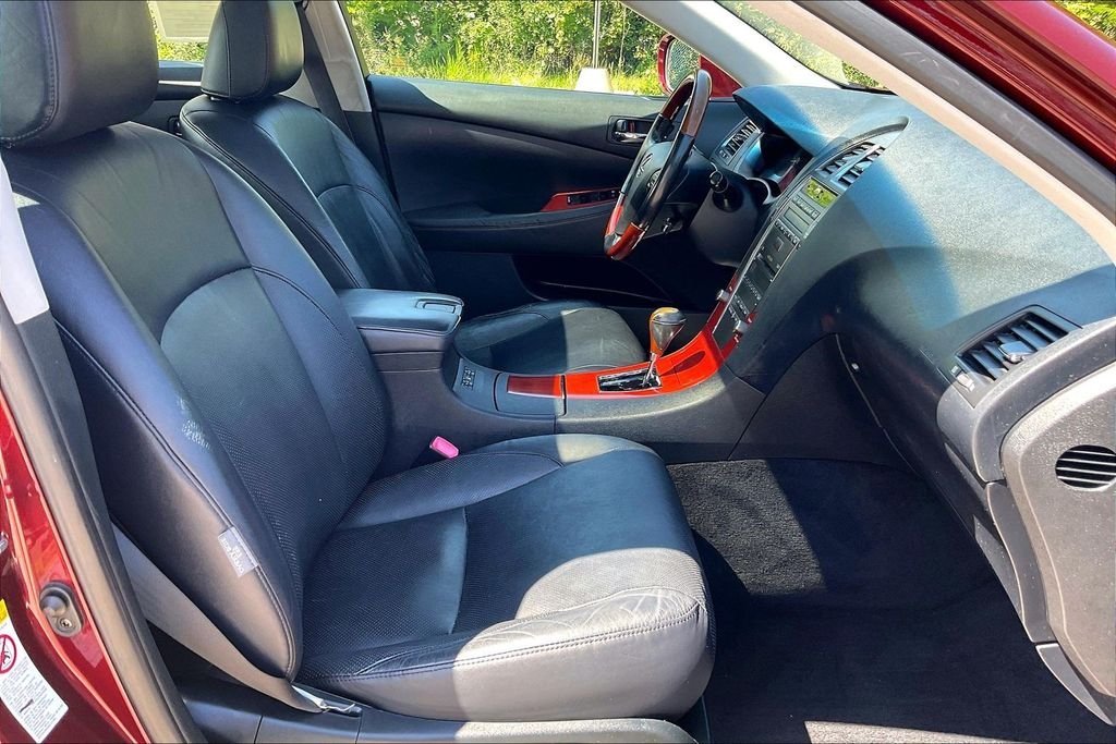 Used 2007 Red Lexus 350 image 6