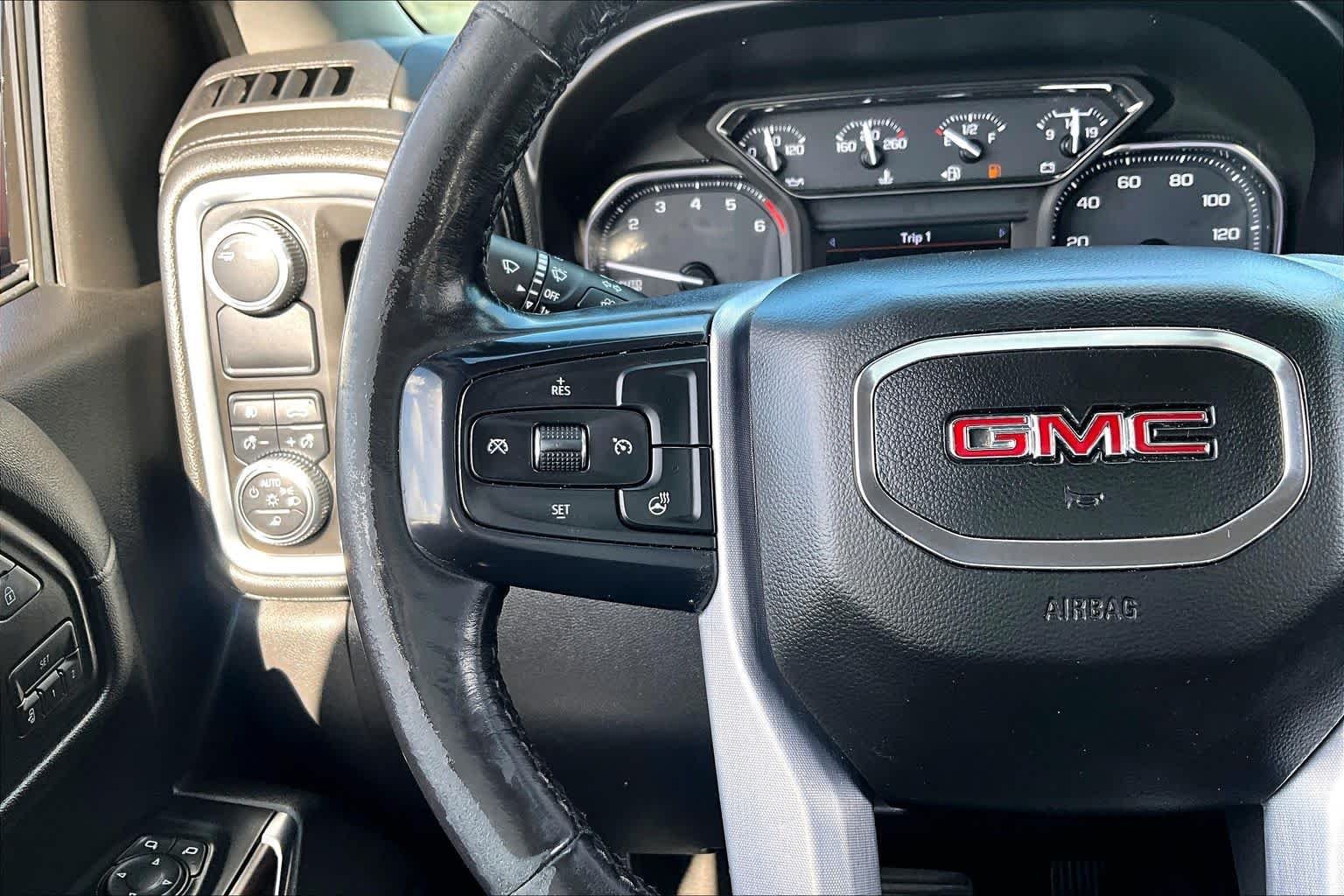 Used 2020 RED QUARTZ TINTCOAT GMC SLT image 23