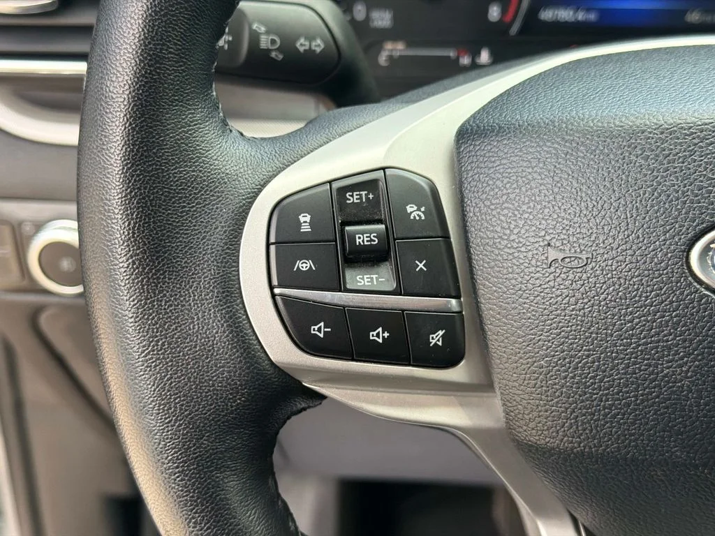 Used 2023 Silver Ford XLT image 33