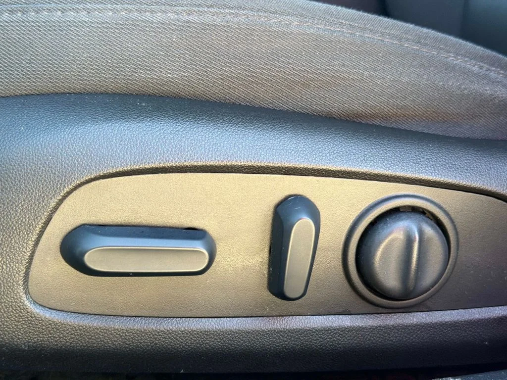 Used 2022 Silver Chevrolet LT image 20
