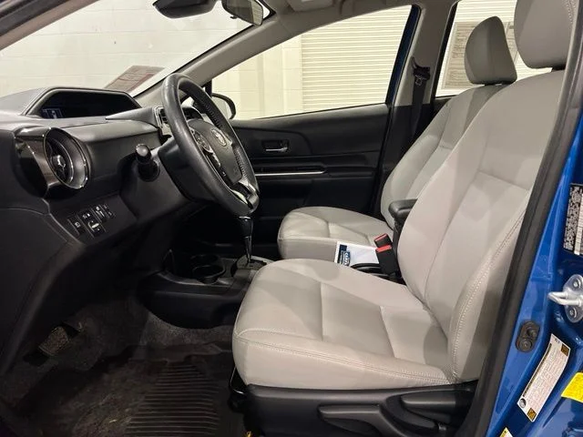 Used 2018 Blue Toyota Four image 9