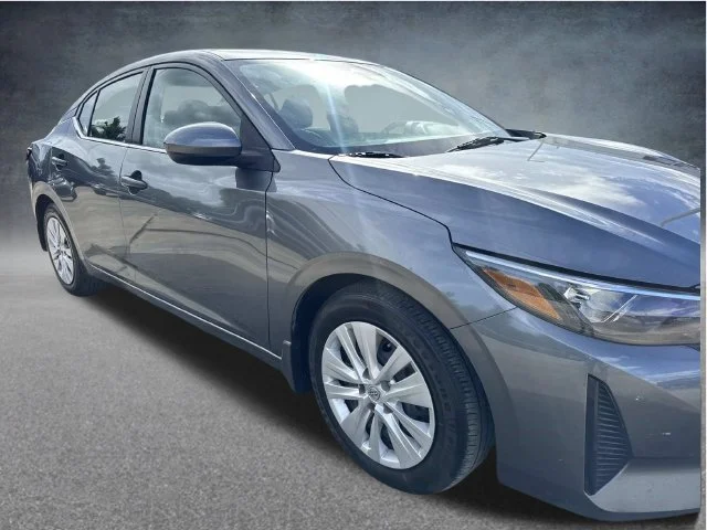 Used 2025 Gray Nissan S image 3