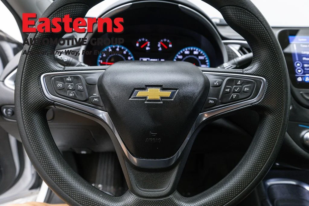 Used 2025 White Chevrolet LT image 10