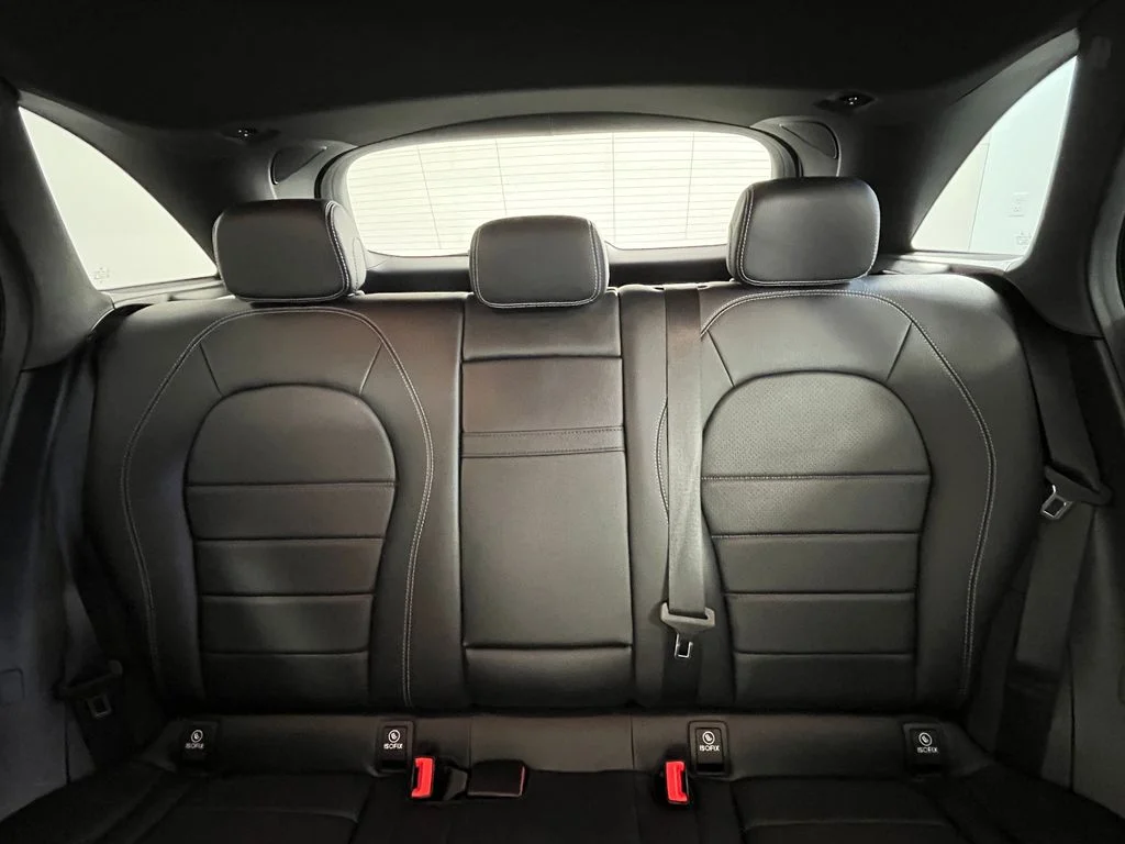 Used 2022  Mercedes-Benz GLC 300 image 17