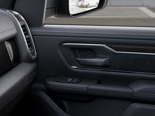 New 2026 Molten Red Pearl-Coat Exterior Paint RAM Laramie image 25