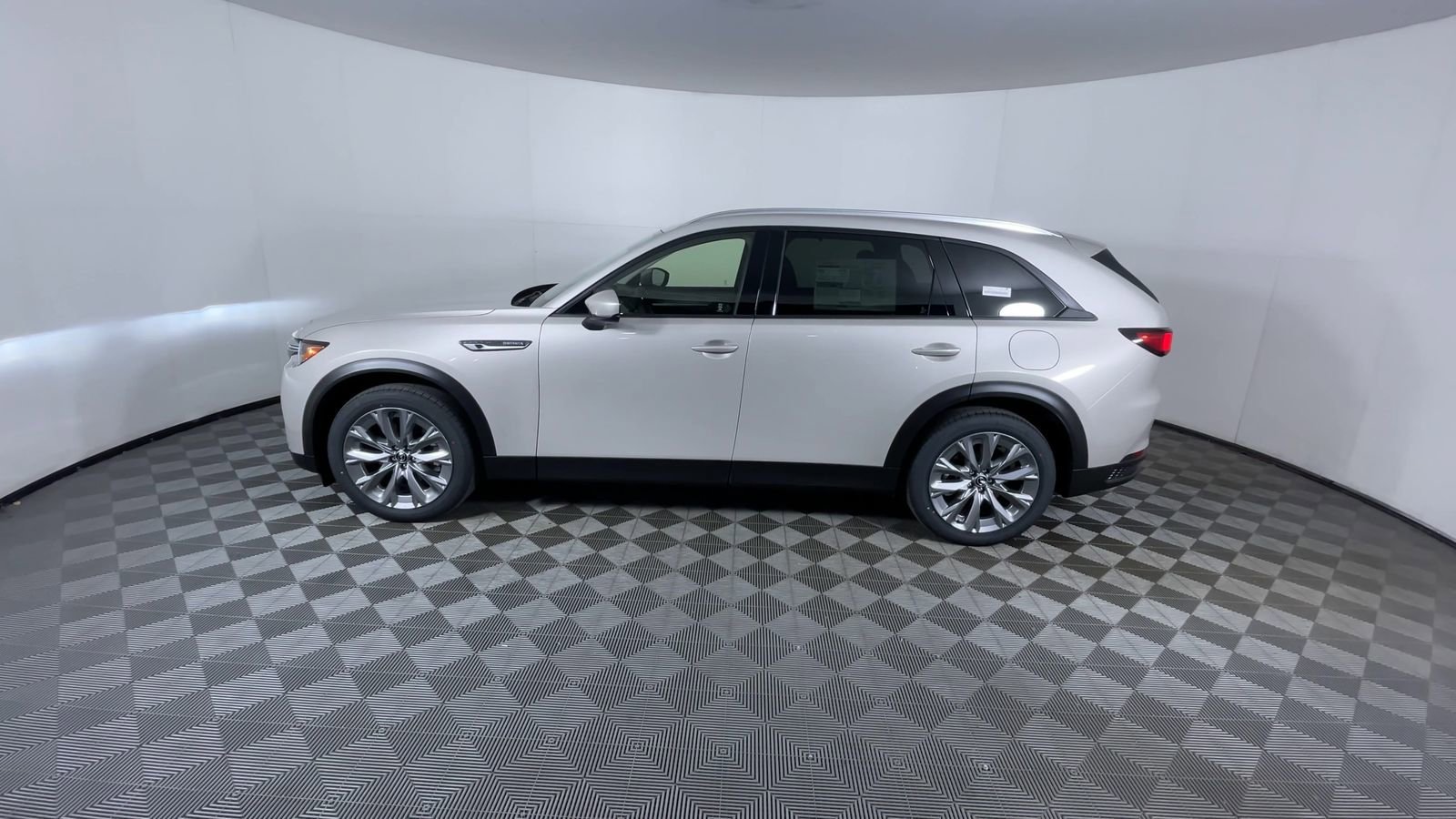 New 2026 Platinum Quartz Metallic Mazda Preferred image 4