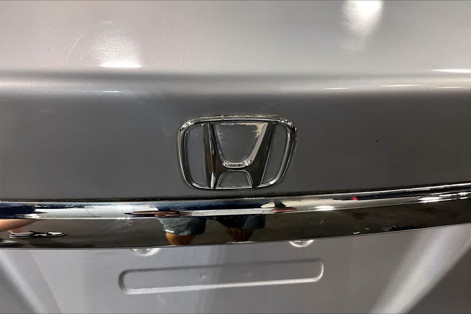 Used 2011 Alabaster Silver Metallic Honda EX image 9