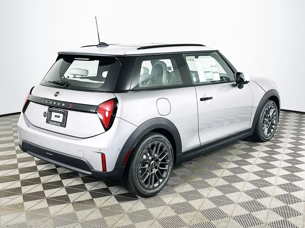 New 2026 Silver MINI Iconic image 5