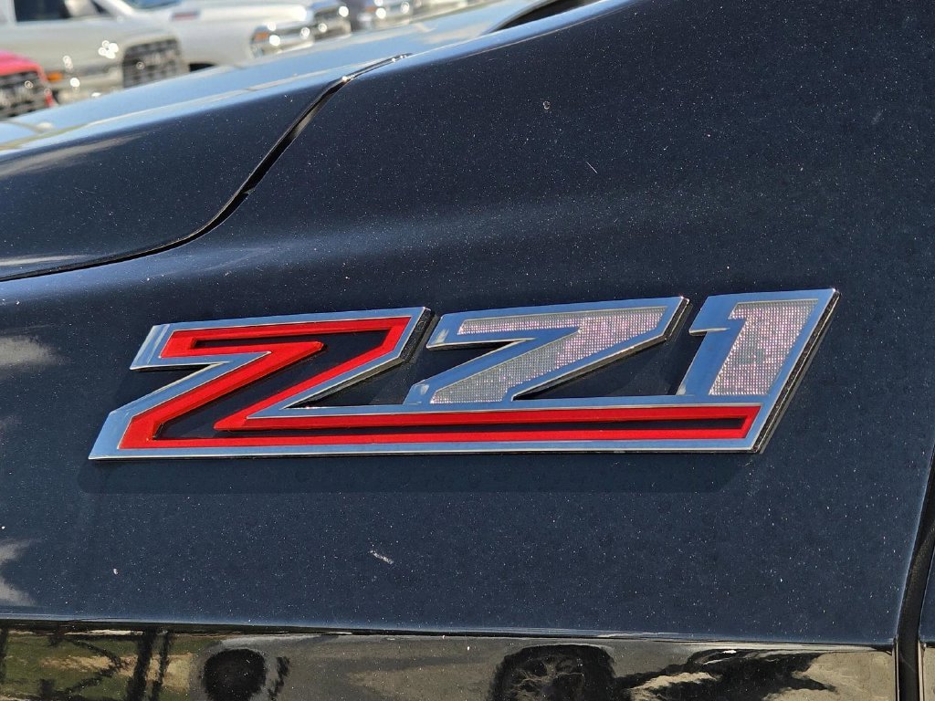 Used 2025 Black Chevrolet Z71 image 44