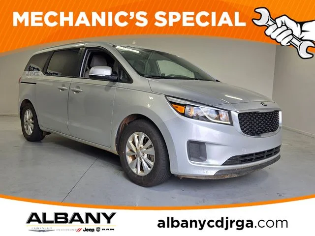 2016 Kia Sedona LX's photo