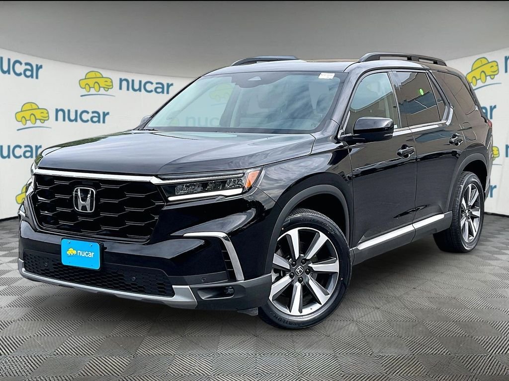 Used 2023 Crystal Black Pearl Honda Touring image 3
